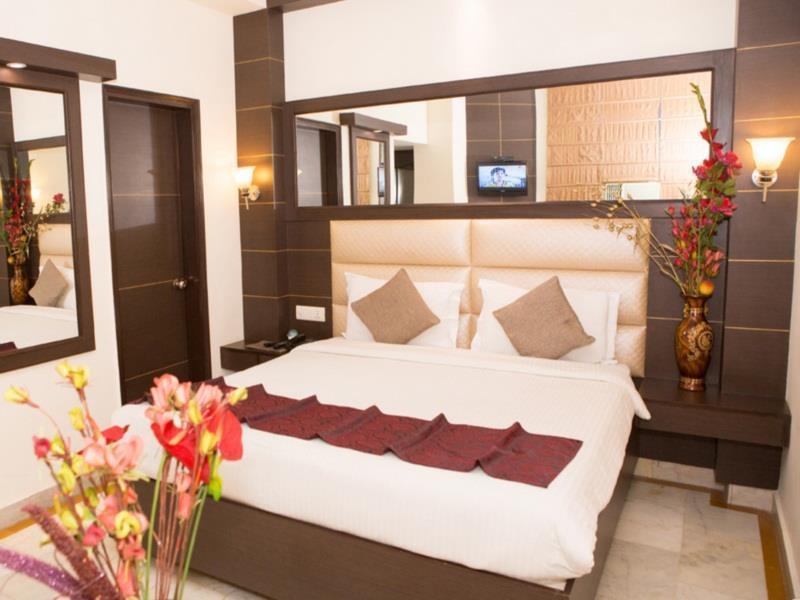 The Crest Inn Delhi  Exterior photo