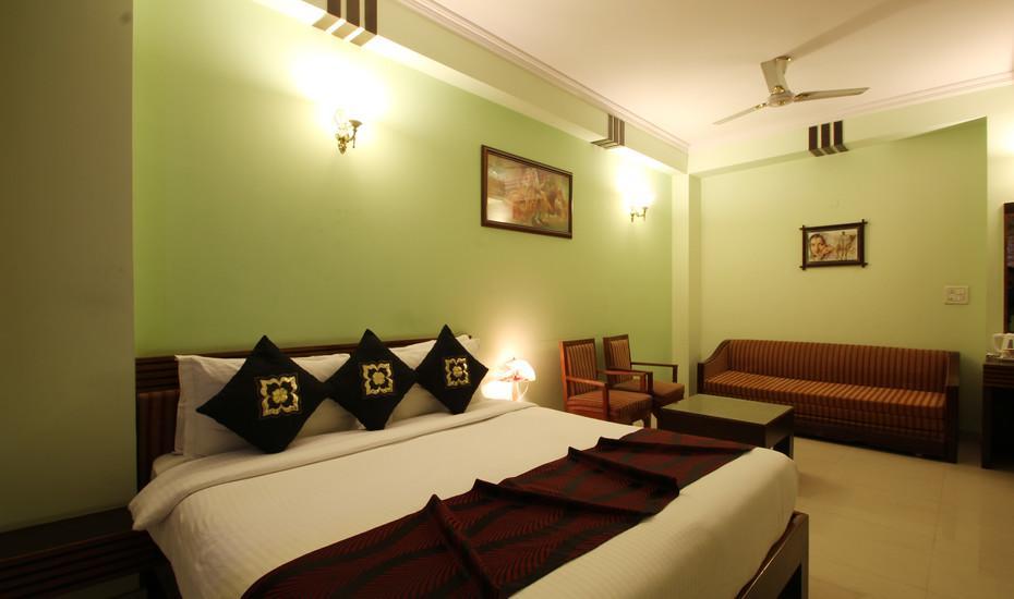 The Crest Inn Delhi  Exterior photo